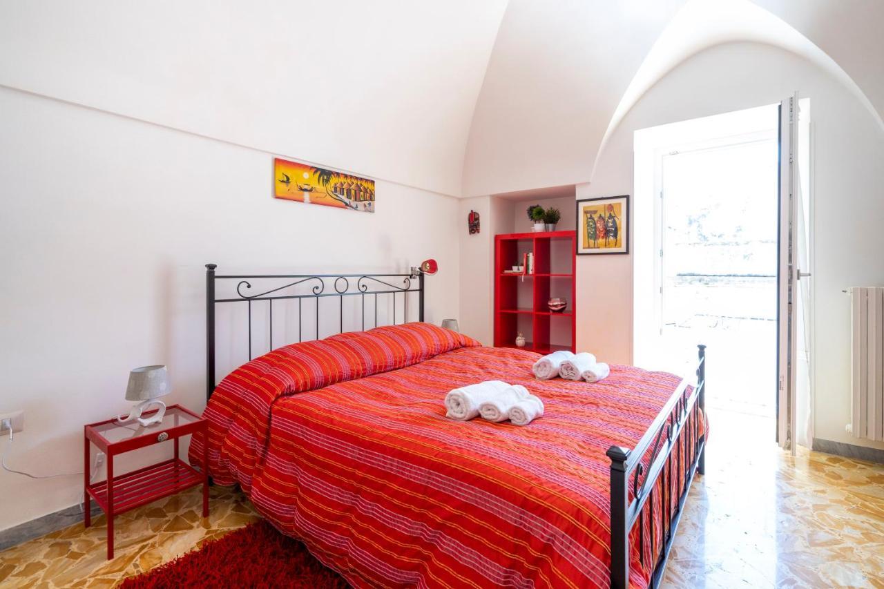 Vico II Terrace Apartment A Step From Piazza Roma Martina Franca Esterno foto