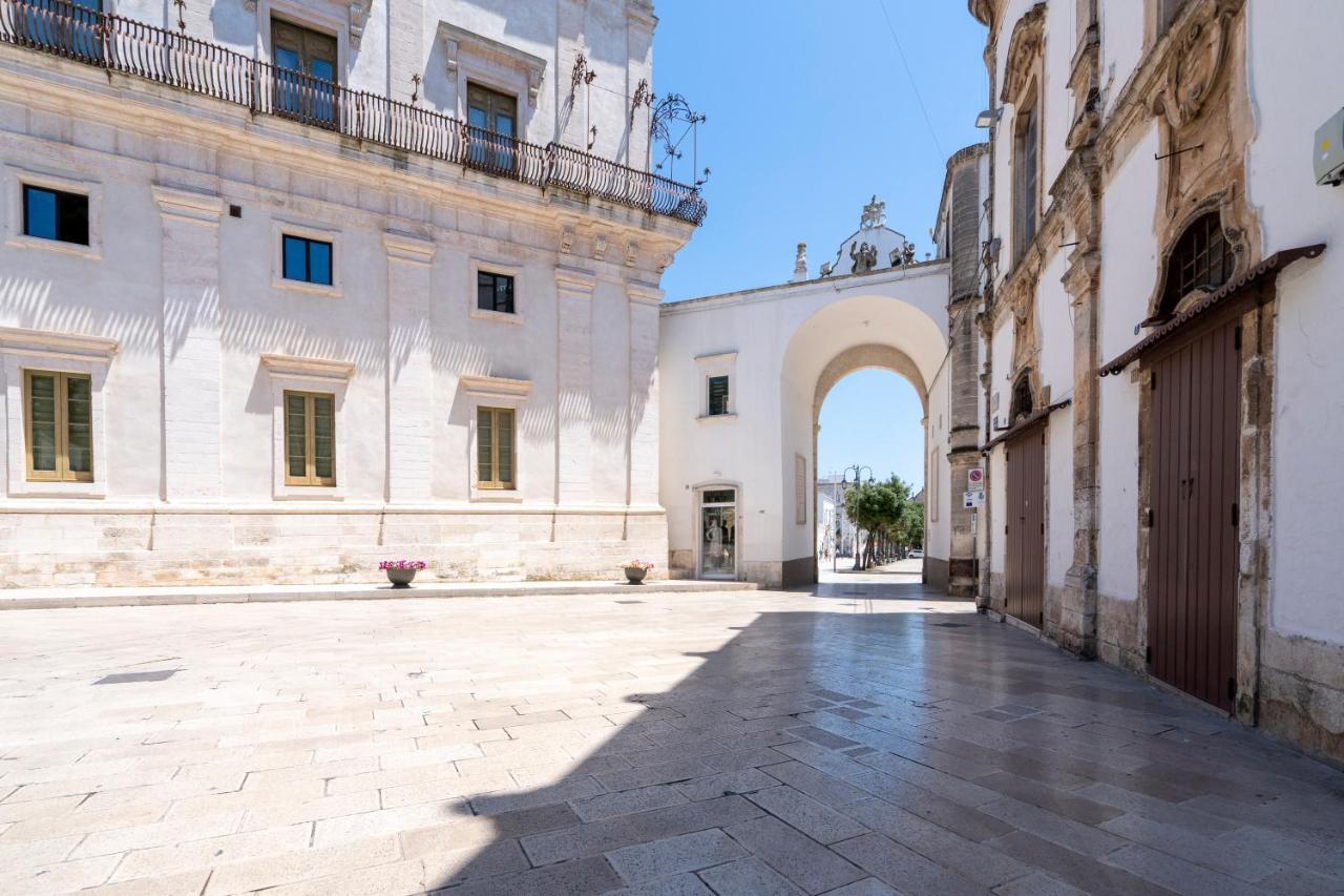 Vico II Terrace Apartment A Step From Piazza Roma Martina Franca Esterno foto