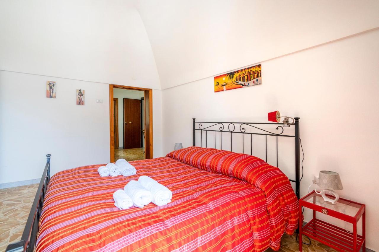 Vico II Terrace Apartment A Step From Piazza Roma Martina Franca Esterno foto